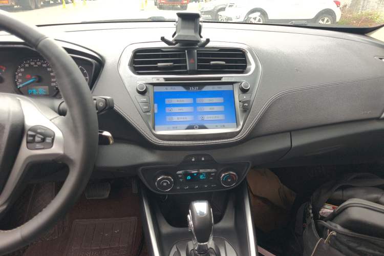 Used Ford Escort 2015 1.5L Automatic Fashion Model Audio And AC Panel