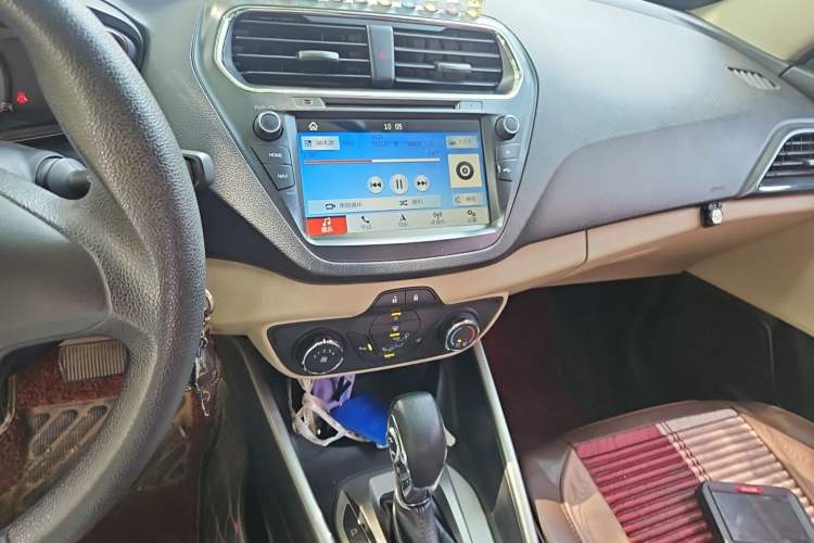 Used Ford Escort 2015 1.5L Automatic Comfort Edition Audio And AC Panel
