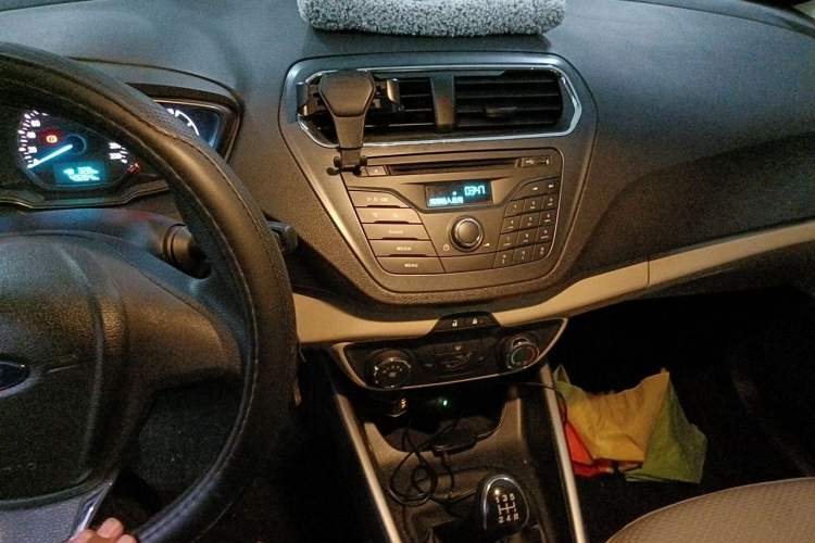 Used Ford Escort 2015 1.5L Manual Comfort Model Audio And AC Panel