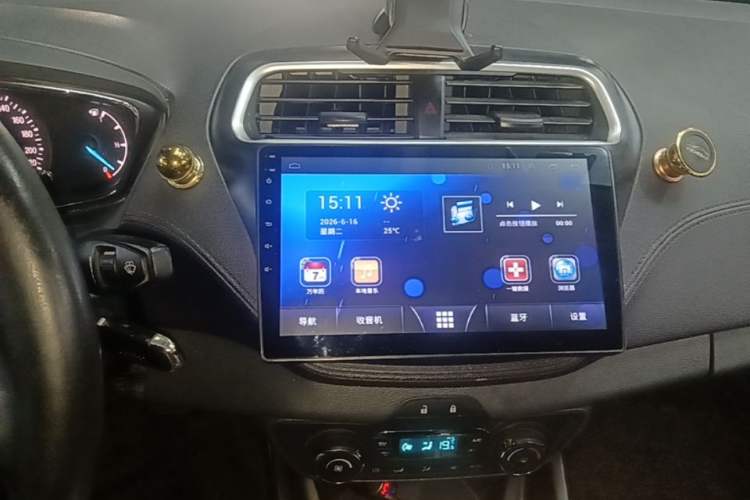 Used Ford Escort 2015 1.5L Automatic Fashion Model Audio And AC Panel
