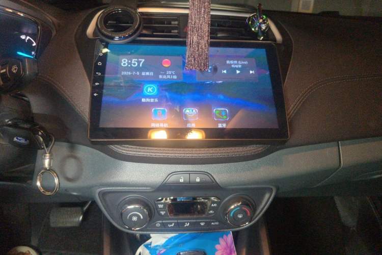 Used Ford Escort 2015 1.5L Automatic Fashion Model Audio And AC Panel