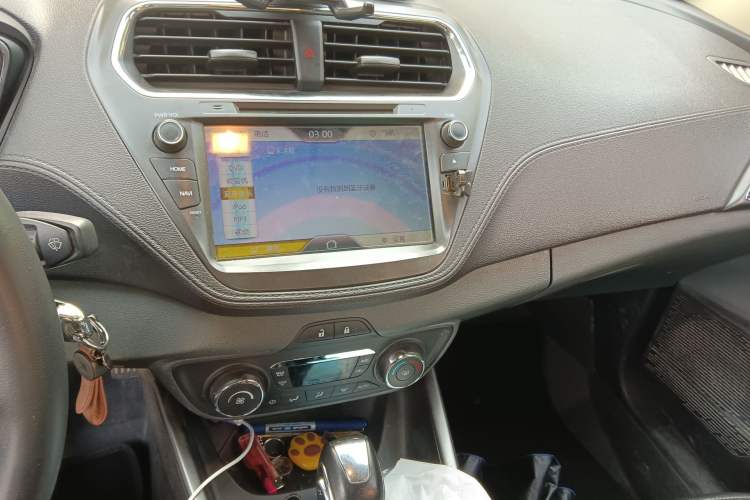 Used Ford Escort 2015 1.5L Automatic Fashion Model Audio And AC Panel