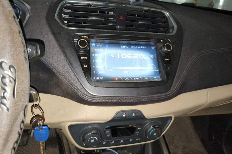 Used Ford Escort 2015 1.5L Automatic Fashion Model Audio And AC Panel