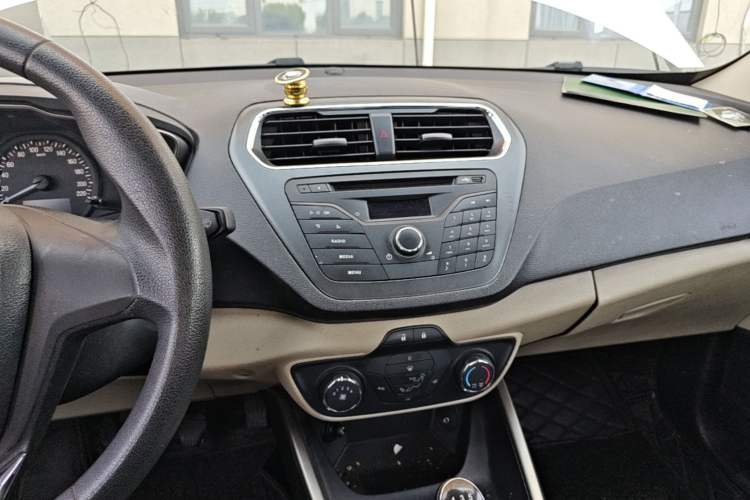 Used Ford Escort 2015 1.5L Manual Comfort Model Audio And AC Panel
