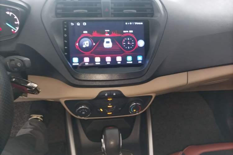 Used Ford Escort 2015 1.5L Automatic Comfort Edition Audio And AC Panel