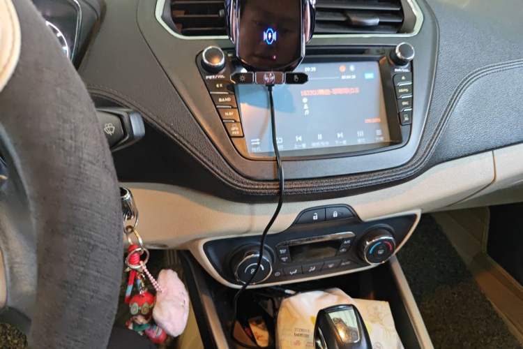 Used Ford Escort 2015 1.5L Automatic Fashion Model Audio And AC Panel