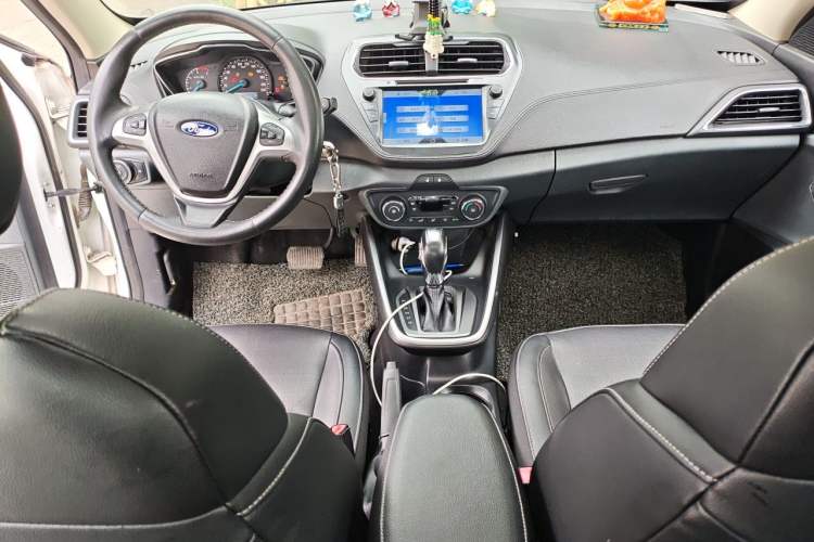 Used Ford Escort 2015 1.5L Automatic Fashion Model Audio And AC Panel