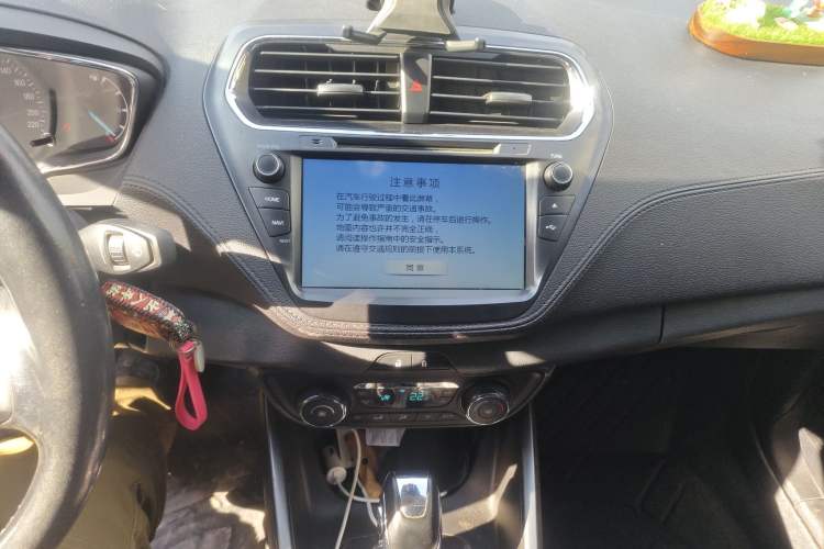Used Ford Escort 2015 1.5L Automatic Fashion Model Audio And AC Panel