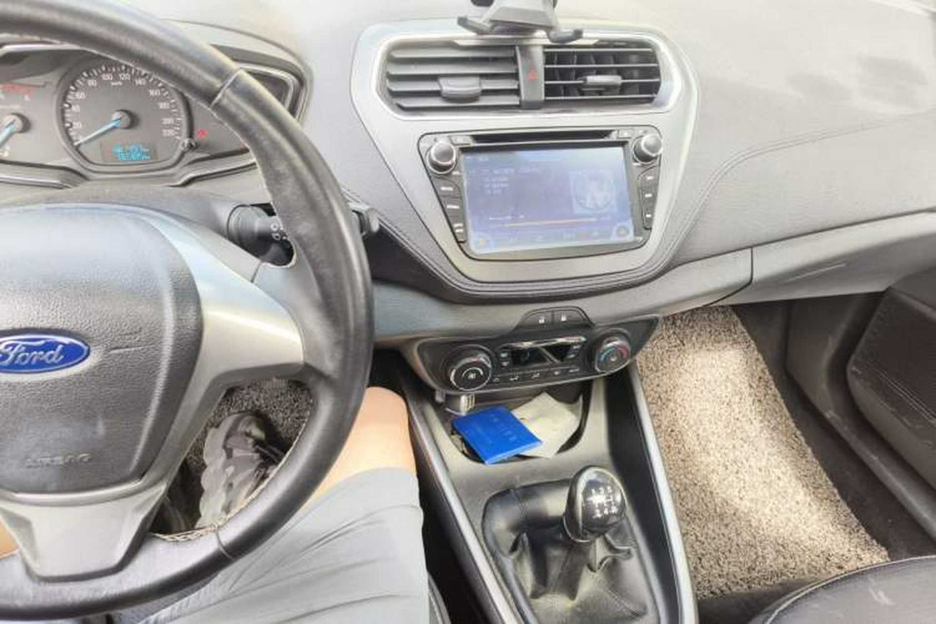 Used Ford Escort 2015 1.5L Manual Fashion Edition Audio And AC Panel