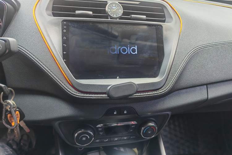 Used Ford Escort 2015 1.5L Automatic Fashion Model Audio And AC Panel
