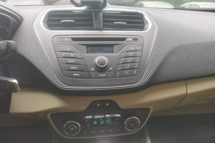 Used Ford Escort 2015 1.5L Automatic Fashion Model Audio And AC Panel