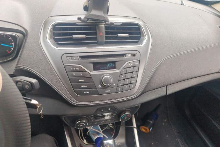 Used Ford Escort 2015 1.5L Automatic Fashion Model Audio And AC Panel