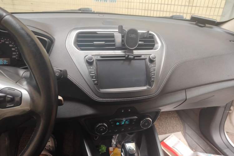Used Ford Escort 2015 1.5L Automatic Fashion Model Audio And AC Panel