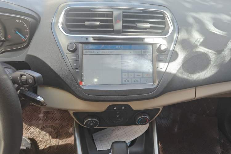 Used Ford Escort 2015 1.5L Automatic Comfort Edition Audio And AC Panel