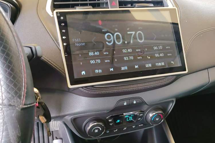 Used Ford Escort 2015 1.5L Automatic Fashion Model Audio And AC Panel