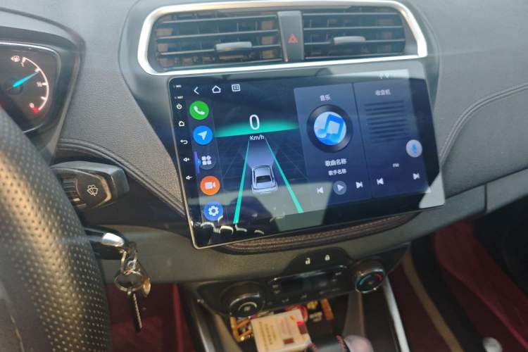 Used Ford Escort 2015 1.5L Automatic Fashion Model Audio And AC Panel