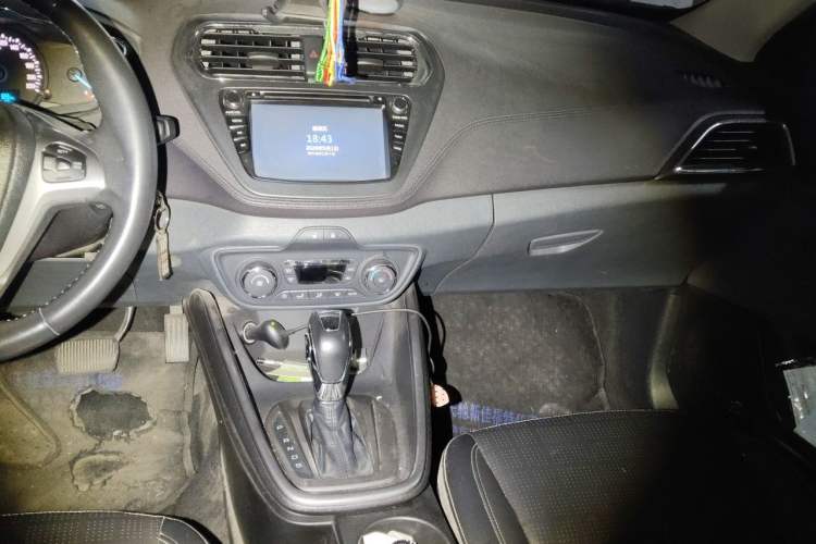 Used Ford Escort 2015 1.5L Automatic Fashion Model Audio And AC Panel