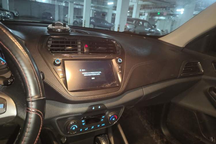 Used Ford Escort 2015 1.5L Automatic Fashion Model Audio And AC Panel