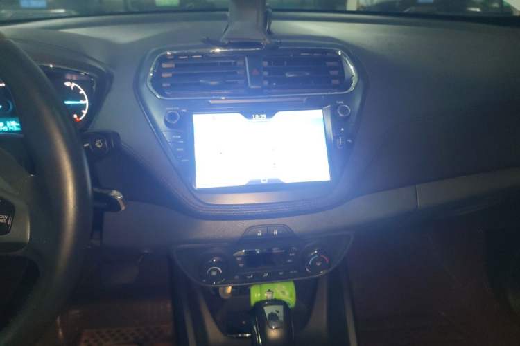 Used Ford Escort 2015 1.5L Automatic Fashion Model Audio And AC Panel