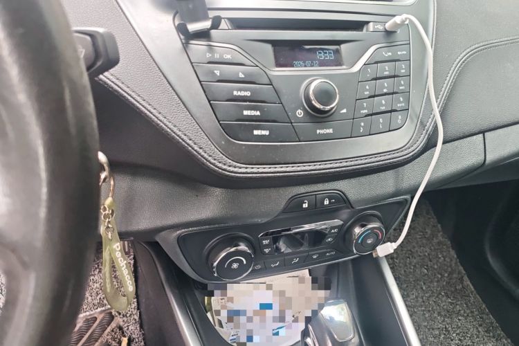 Used Ford Escort 2015 1.5L Automatic Fashion Model Audio And AC Panel