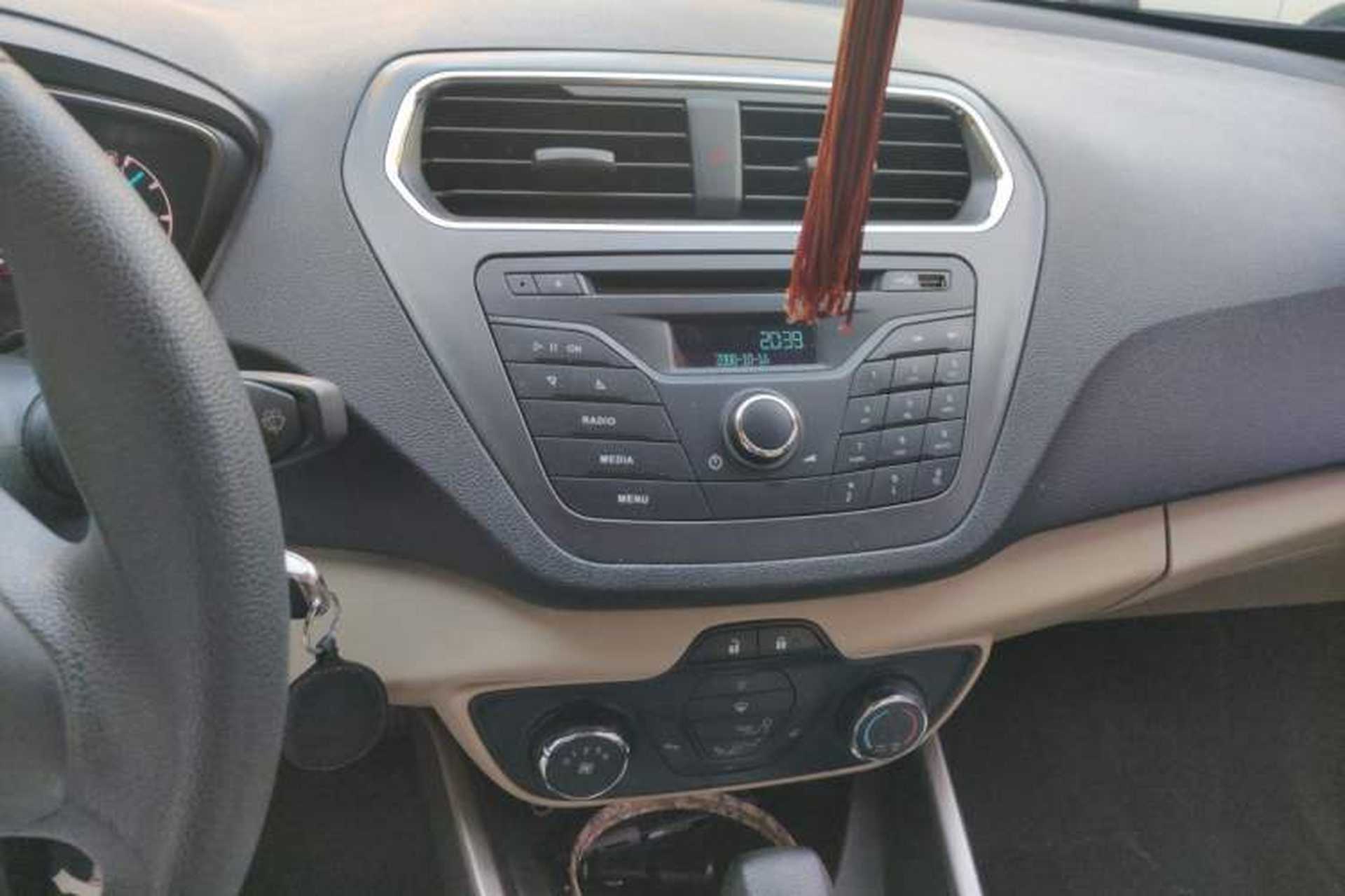 Used Ford Escort 2015 1.5L Automatic Comfort Edition Audio And AC Panel