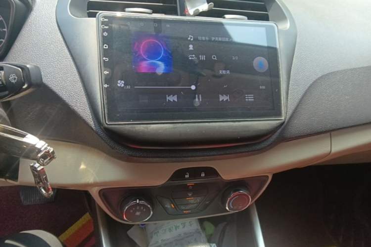 Used Ford Escort 2015 1.5L Automatic Comfort Edition Audio And AC Panel