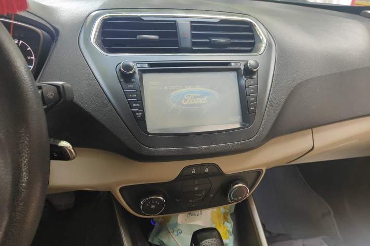 Used Ford Escort 2015 1.5L Automatic Comfort Edition Audio And AC Panel