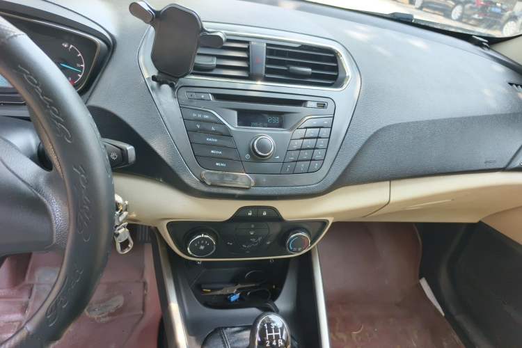 Used Ford Escort 2015 1.5L Manual Comfort Model Audio And AC Panel