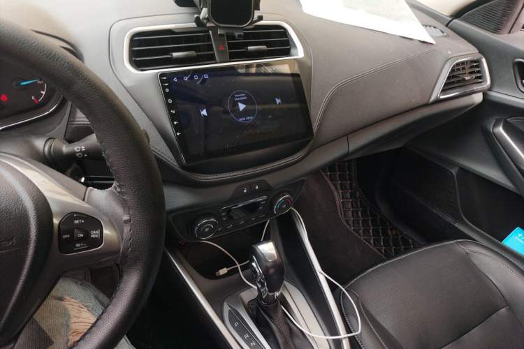 Used Ford Escort 2015 1.5L Automatic Fashion Model Audio And AC Panel