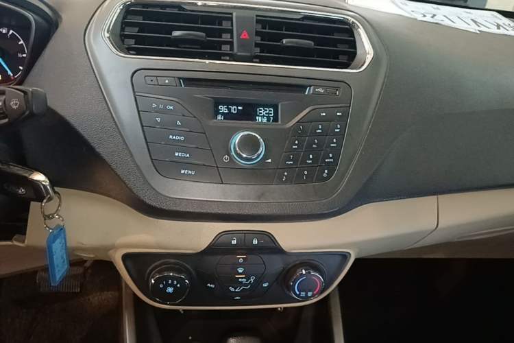 Used Ford Escort 2015 1.5L Automatic Comfort Edition Audio And AC Panel