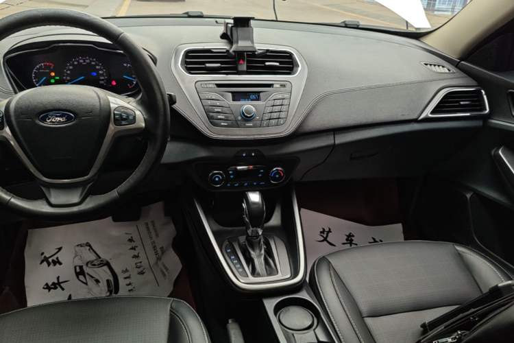 Used Ford Escort 2015 1.5L Automatic Fashion Model Audio And AC Panel