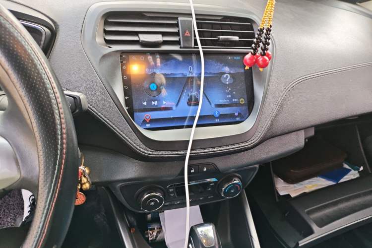 Used Ford Escort 2015 1.5L Automatic Fashion Model Audio And AC Panel