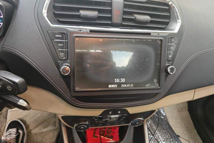 Used Ford Escort 2015 1.5L Automatic Fashion Model Audio And AC Panel