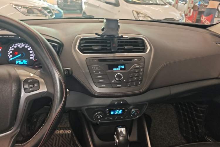 Used Ford Escort 2015 1.5L Automatic Fashion Model Audio And AC Panel