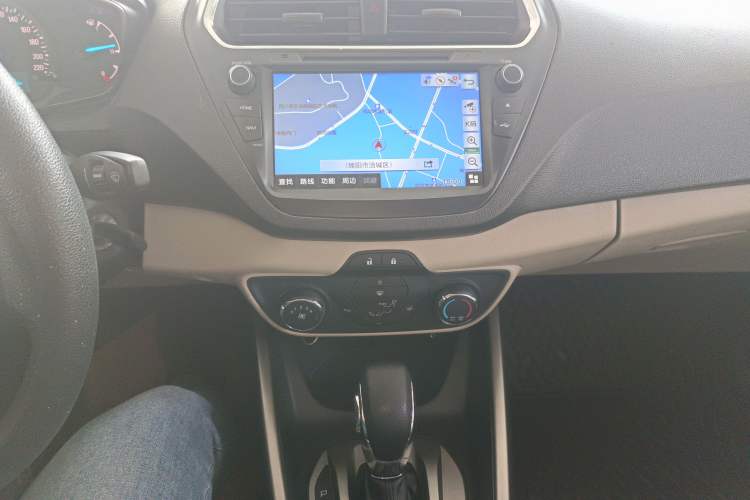 Used Ford Escort 2015 1.5L Automatic Comfort Edition Audio And AC Panel
