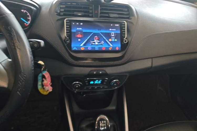 Used Ford Escort 2015 1.5L Manual Fashion Edition Audio And AC Panel