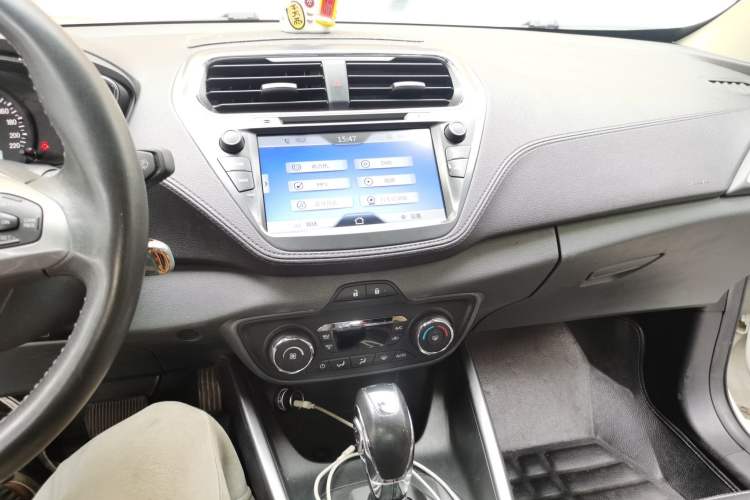 Used Ford Escort 2015 1.5L Automatic Fashion Model Audio And AC Panel
