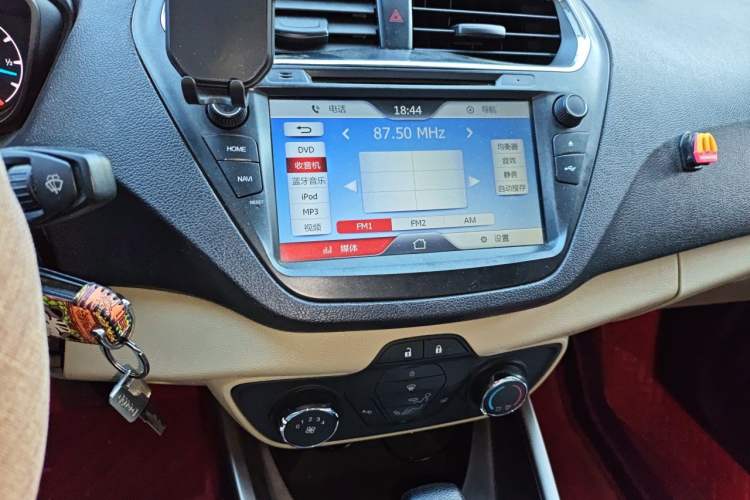 Used Ford Escort 2015 1.5L Automatic Comfort Edition Audio And AC Panel