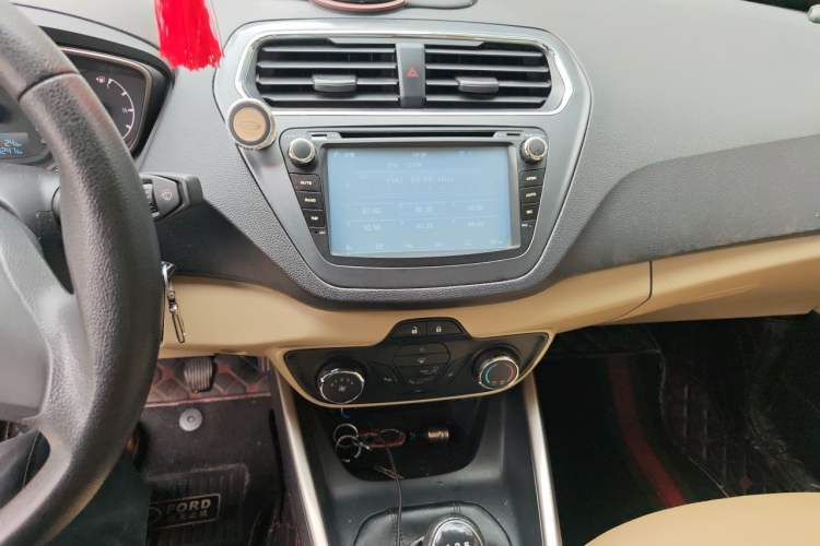 Used Ford Escort 2015 1.5L Manual Comfort Model Audio And AC Panel