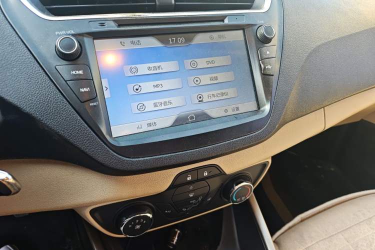 Used Ford Escort 2015 1.5L Manual Comfort Model Audio And AC Panel