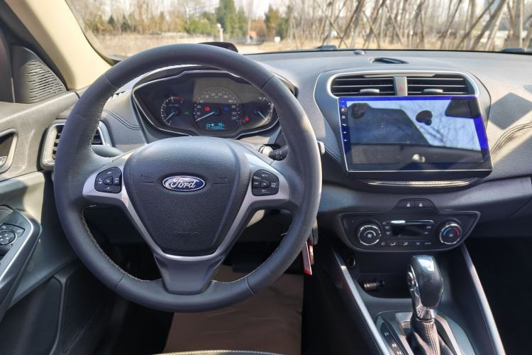 Used Ford Escort 2015 1.5L Automatic Fashion Model Audio And AC Panel
