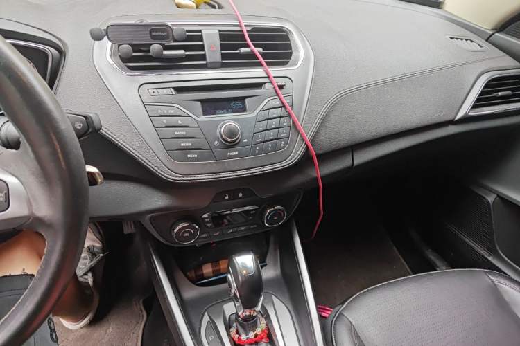 Used Ford Escort 2015 1.5L Automatic Fashion Model Audio And AC Panel