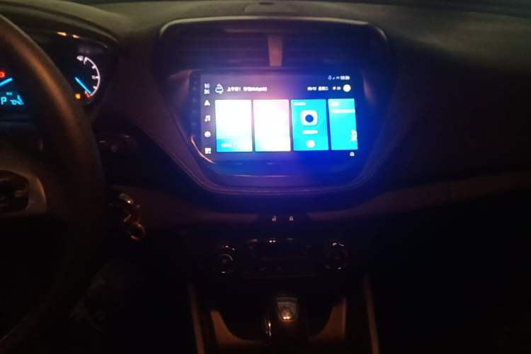 Used Ford Escort 2015 1.5L Automatic Fashion Model Audio And AC Panel