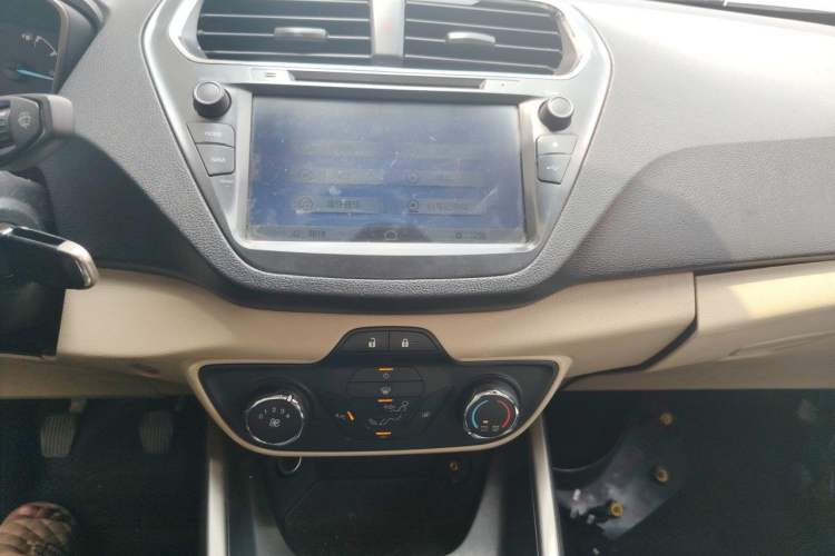 Used Ford Escort 2015 1.5L Manual Comfort Model Audio And AC Panel