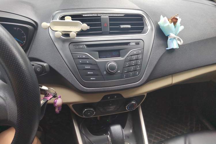 Used Ford Escort 2015 1.5L Automatic Comfort Edition Audio And AC Panel