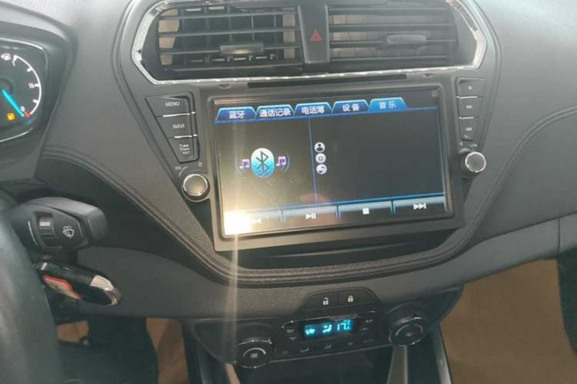 Used Ford Escort 2015 1.5L Automatic Fashion Model Audio And AC Panel
