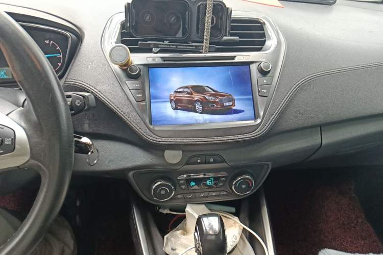 Used Ford Escort 2015 1.5L Automatic Fashion Model Audio And AC Panel
