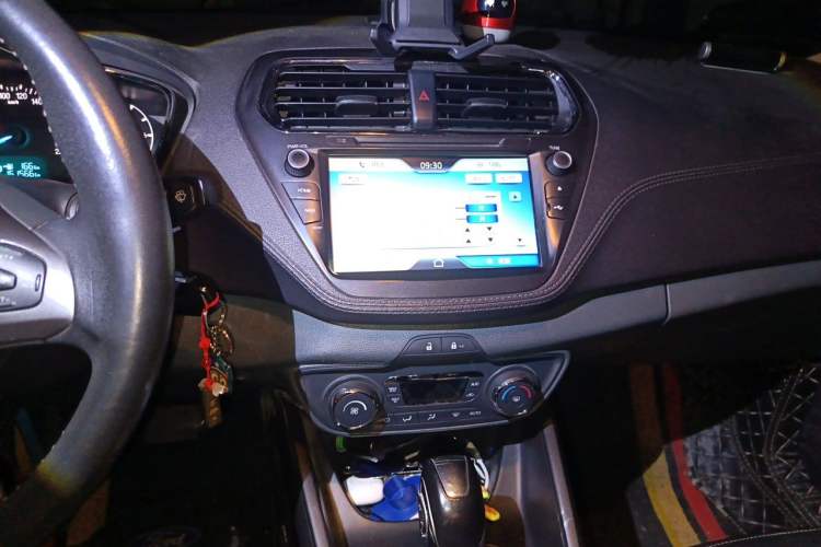 Used Ford Escort 2015 1.5L Automatic Fashion Model Audio And AC Panel