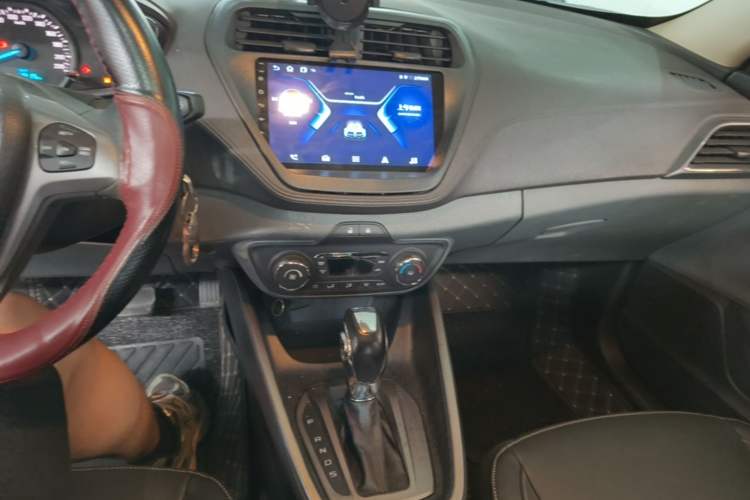 Used Ford Escort 2015 1.5L Automatic Fashion Model Audio And AC Panel