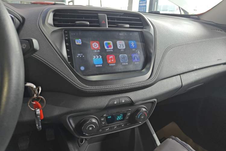 Used Ford Escort 2015 1.5L Manual Fashion Edition Audio And AC Panel